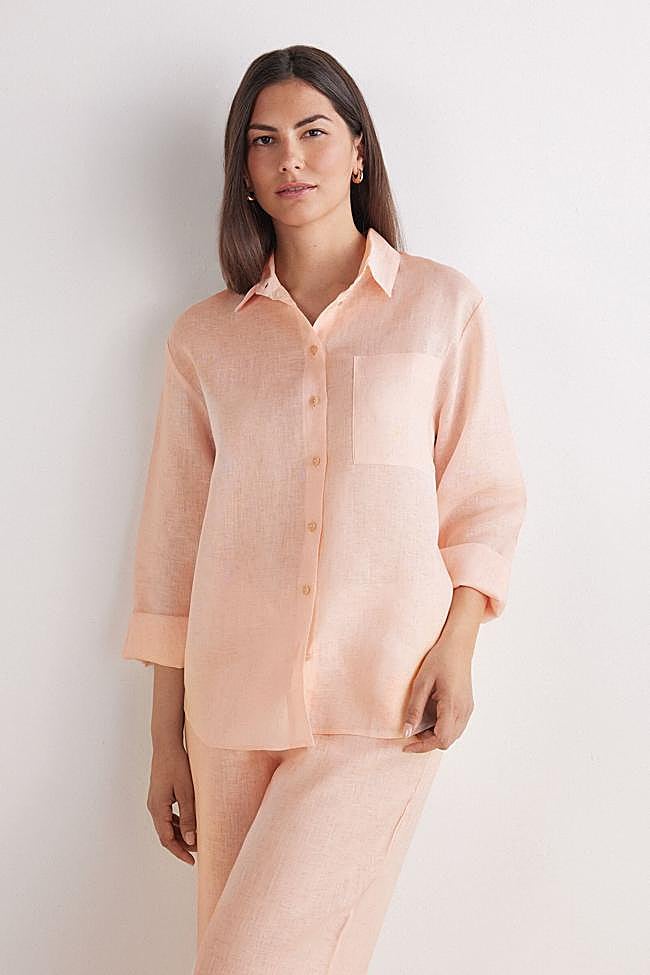 Camisa de lino en color rosa de Intimissimi.