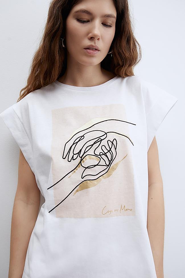 Camiseta de Sfera en colaboración con ONCE por las personas sordociegas.