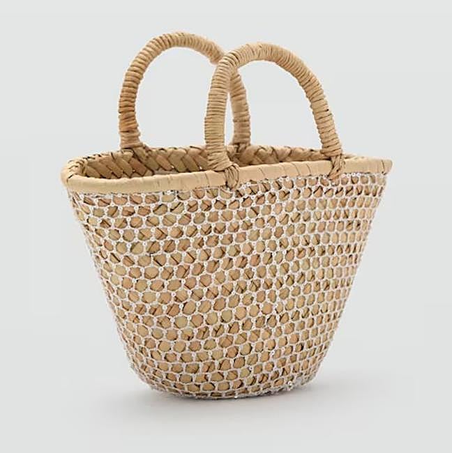 Mini capazo de Mango (35,99 euros)