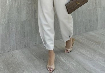 Un look con pantalones bombachos.