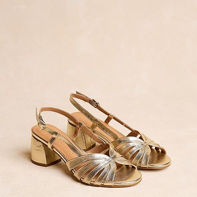 Sandalias doradas de tacón ancho