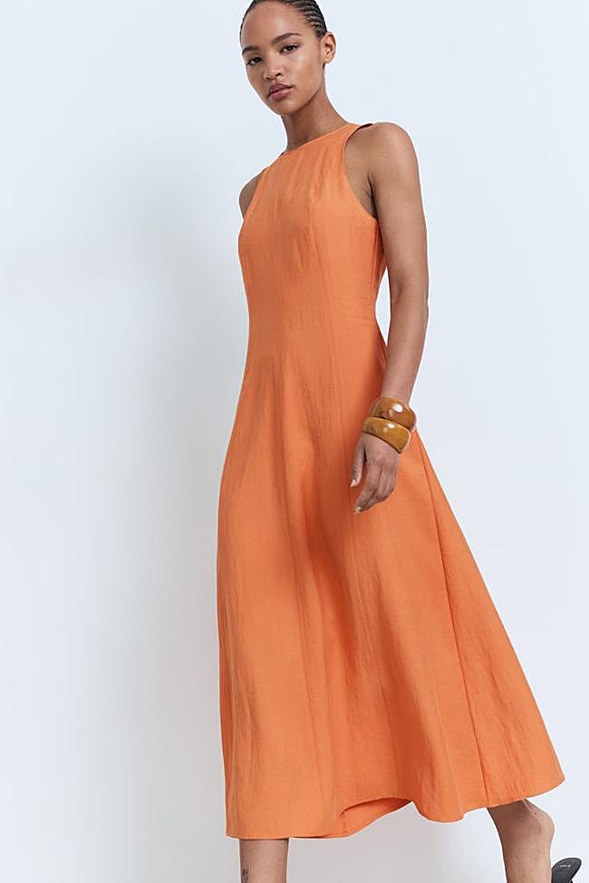 Vestido naranja de Mango (49,99 euros)