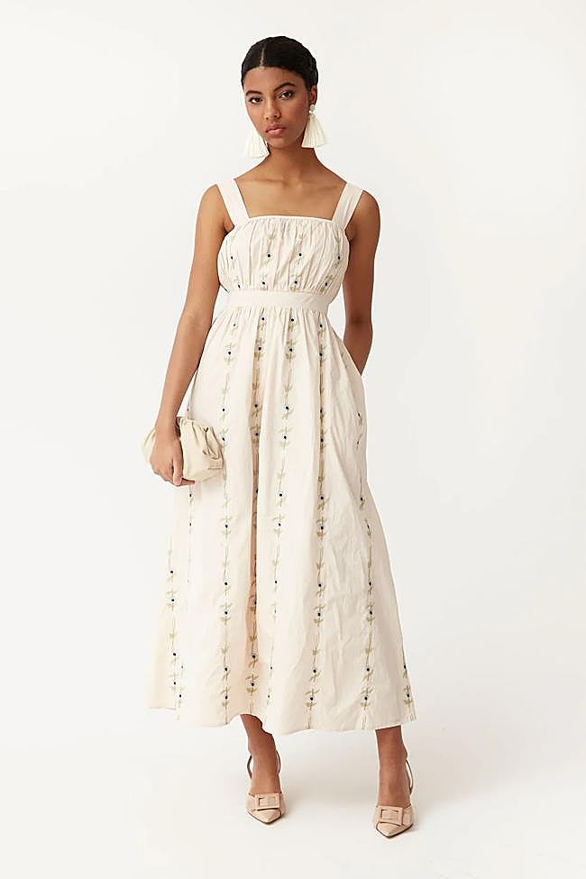 Vestido en crudo con bordado floral de Coosy.