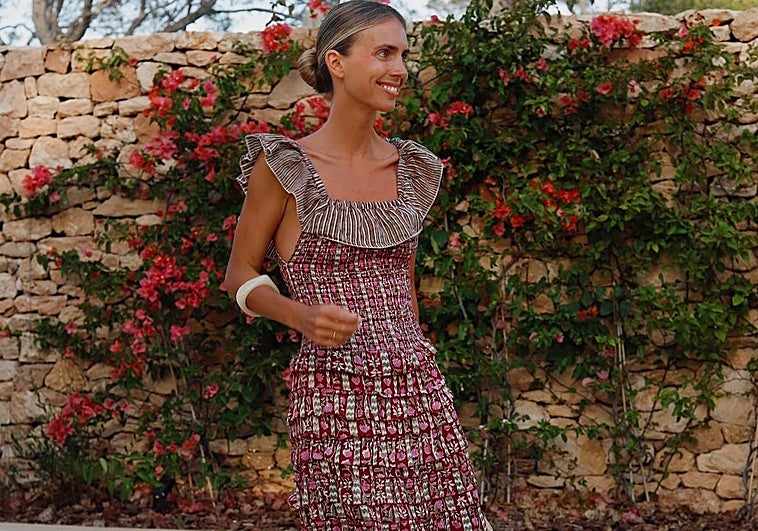 Lucía Bárcena con un vestido con nido de abeja.