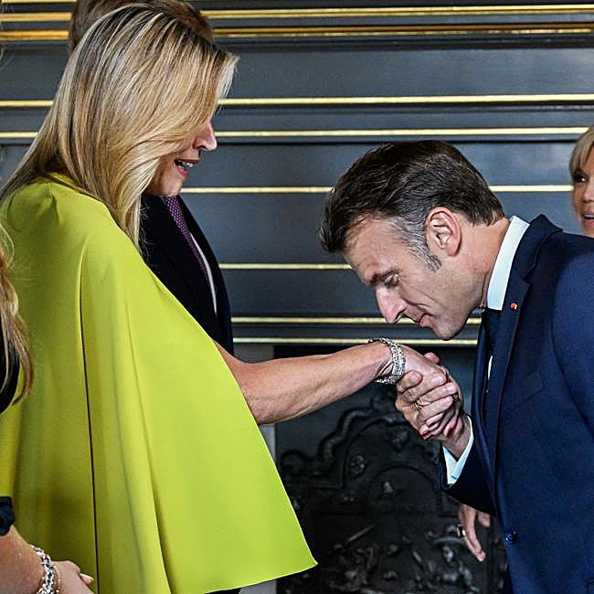 Máxima de Holanda con la pulsera de las Indias Orientales Holandesas.