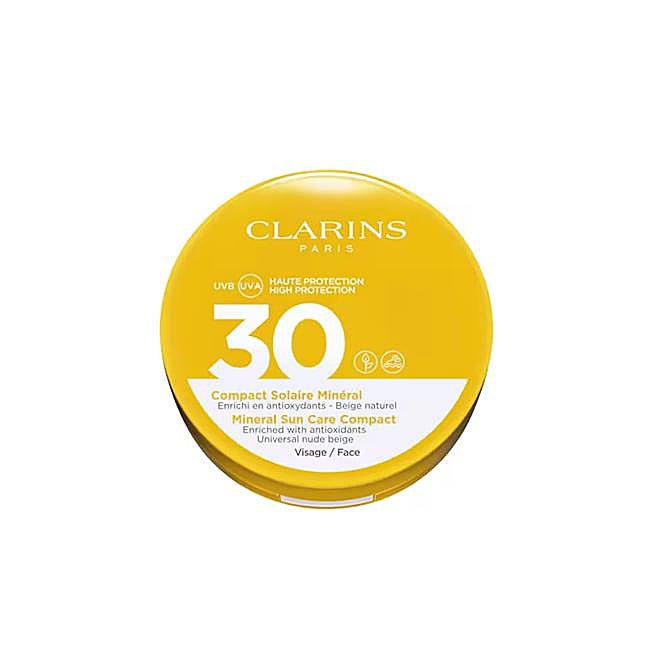 Polvos compactos con SPF 30 de Clarins.