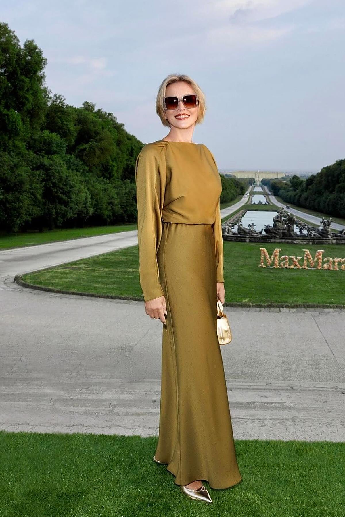Sharon Stone a los 60 con look color verde oliva