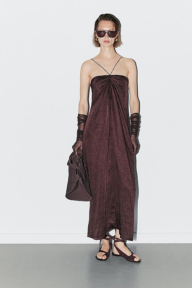 Vestido escote drapeado.