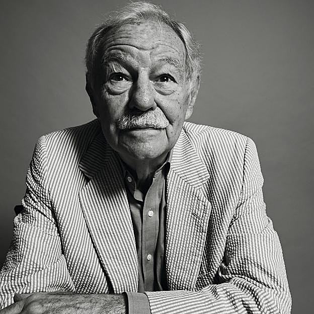 Imagen principal - Retratos de Eduardo Mendoza.