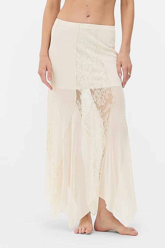 Falda midi Rita Ora.