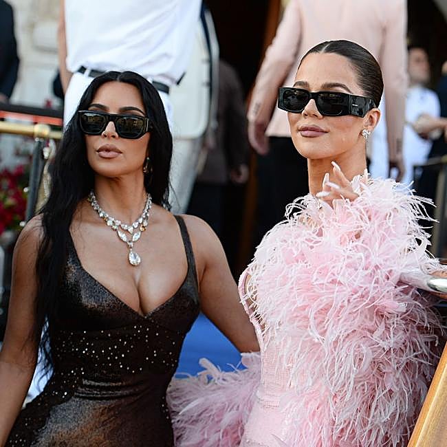 Kim y Khloe Kardashian.