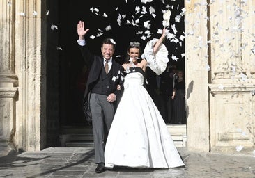 La boda de Gabriela Represa y Lorenzo Moinet Ybarra en la Catedral de Sevilla.