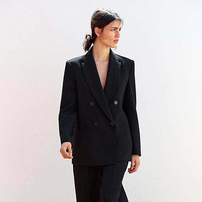 Blazer negra cruzada