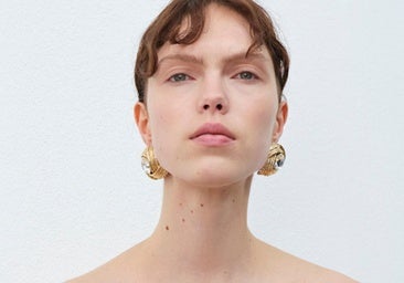 Contornos de ojos que deshinchan bolsas y eliminan ojeras