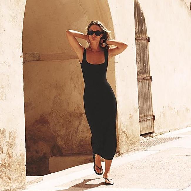 Vestido midi color negro