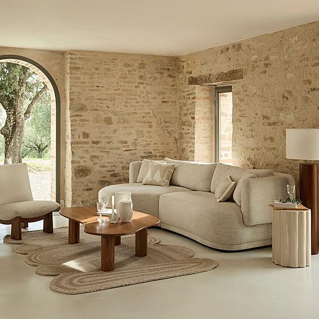 Imagen principal - Ideas preciosas para decorar tu salón con el color tendencia del verano: parecerá más grande y será más fresquito