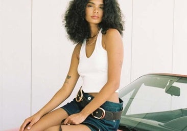 Las novedades de Stradivarius de la semana: shorts vaqueros, faldas largas y accesorios tendencia del verano