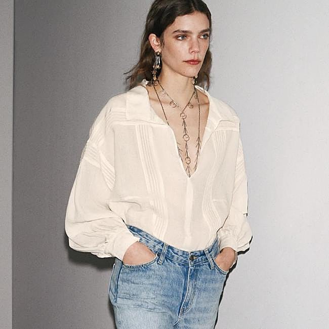 Camisa blanca romántica de ramio