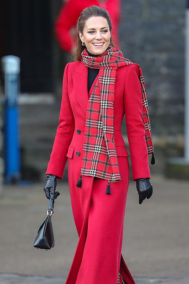 Kate Middleton con bolso de la firma Coccinelle