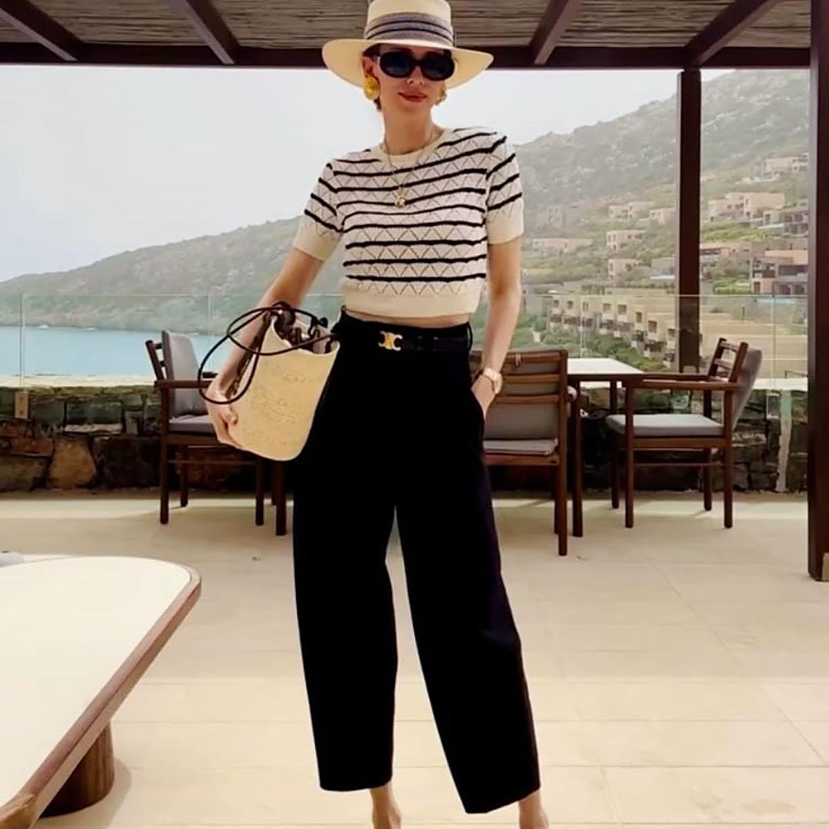Influencer con pantalones culotte de verano