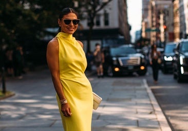 Un look con vestido amarillo.
