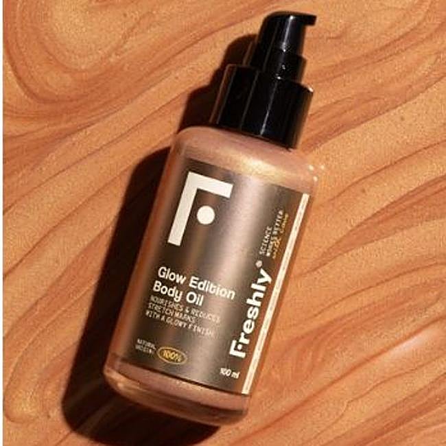 Aceite corporal con brillo de Freshly Cosmetics