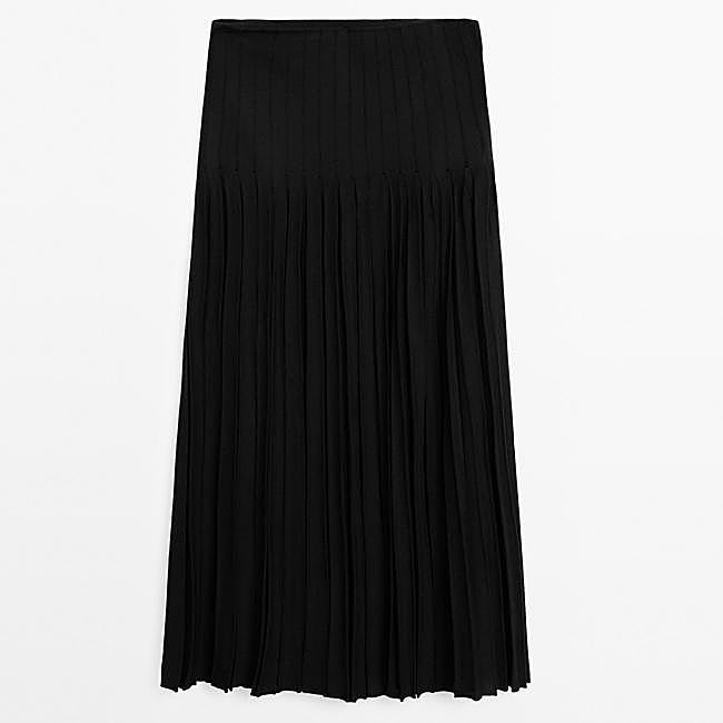 Falda transparente plisada midi de Massimo Dutti, 49,95 euros.