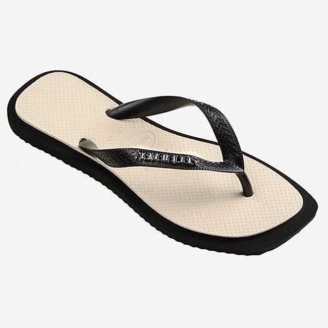 Chancla en negro y beis Top Square Fusion de Havaianas.