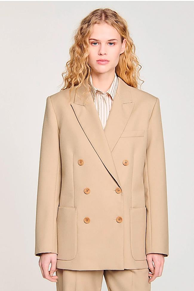 Blazer con doble botonadura de Sandro.