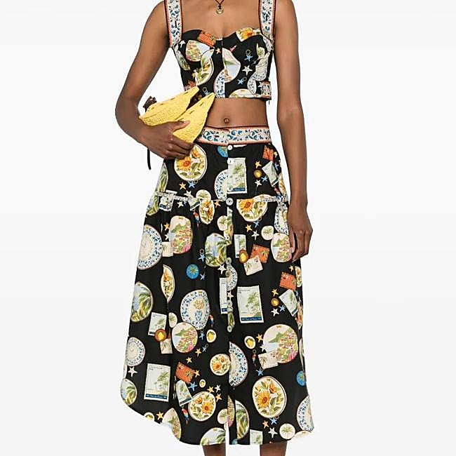 Conjunto estampado de Farm Rio: falda 220 euros y top 170 euros.