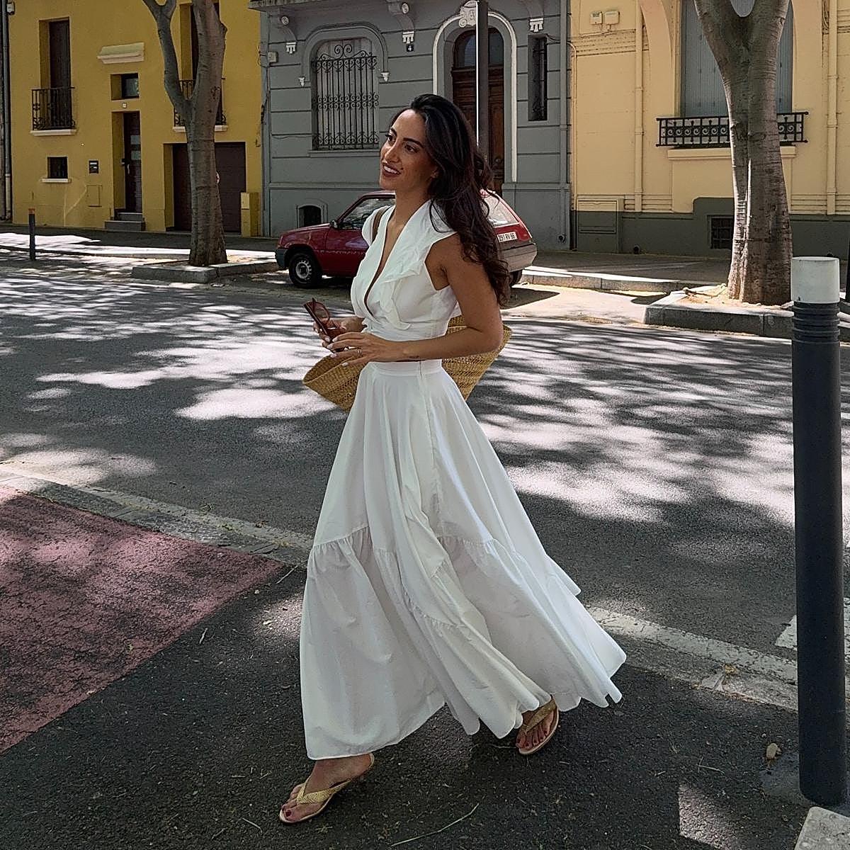 Estas seis sandalias metalizadas combinan con todo y añaden un toque de brillo elegante.