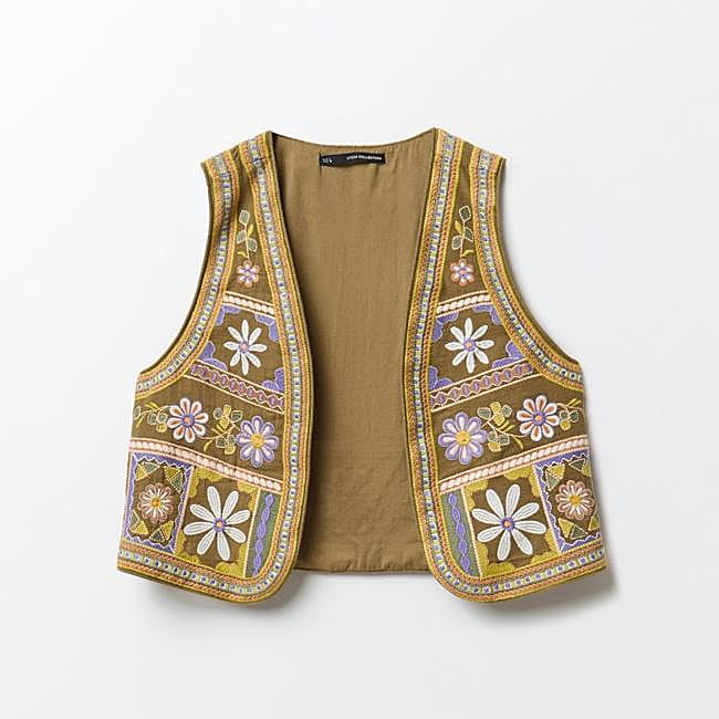 Chaleco corto bordado (29,99€)