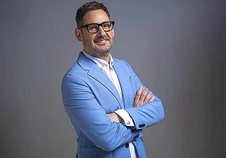 Eugeni Alemany presenta el concurso Agárrate al sillón.