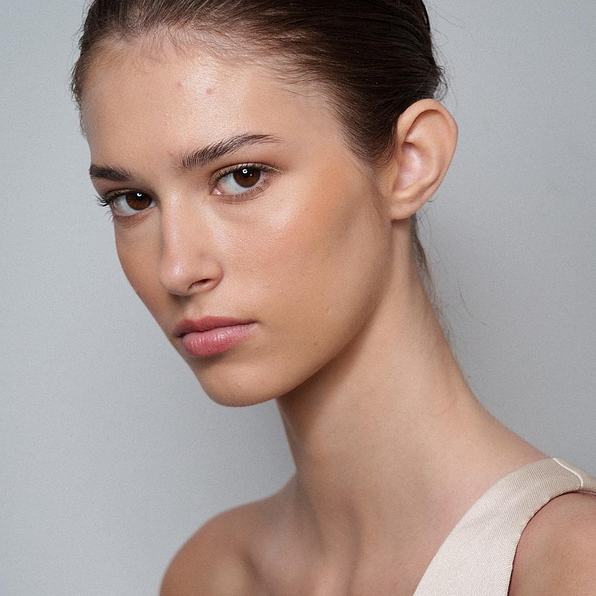 Hidratan, refrescan y mejoran la textura de la piel. Dile adiós a las imperfecciones y a la sequedad.