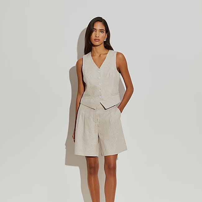 Bermudas de lino beige de Lion of Porches, 55,99 euros.