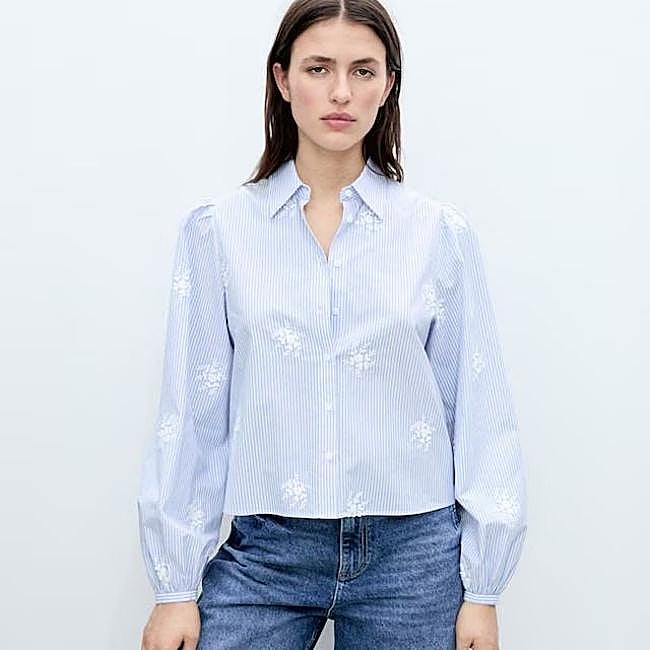 Blusa romántica con bordado floral