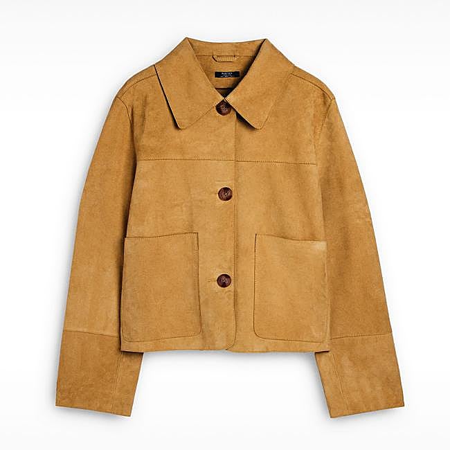 Chaqueta de piel con botones (119,99€)