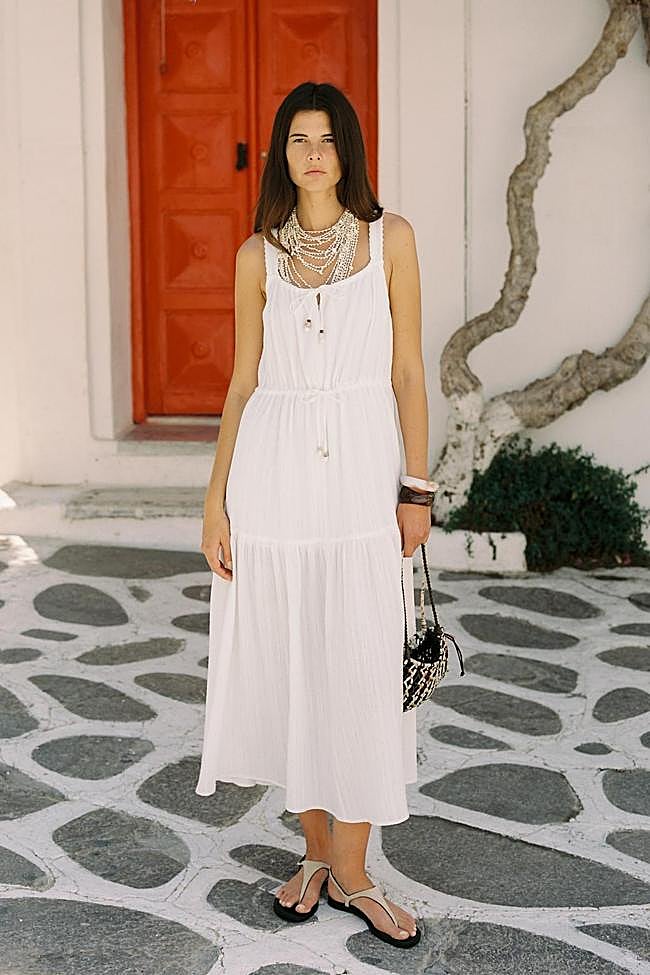 Vestido blanco de Zara (45,99 euros)