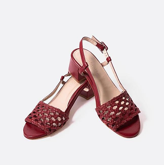 Sandalias trenzadas. Precio: 149 euros