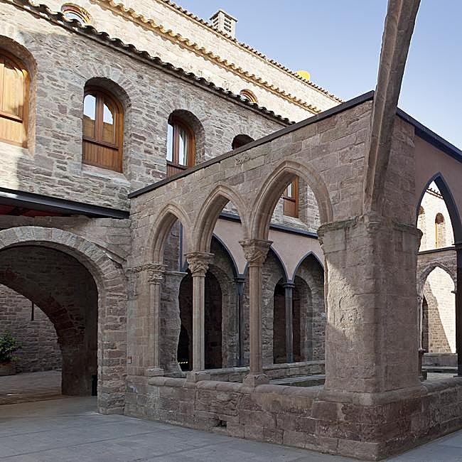 Interior de Parador de Cardona, Cataluña.