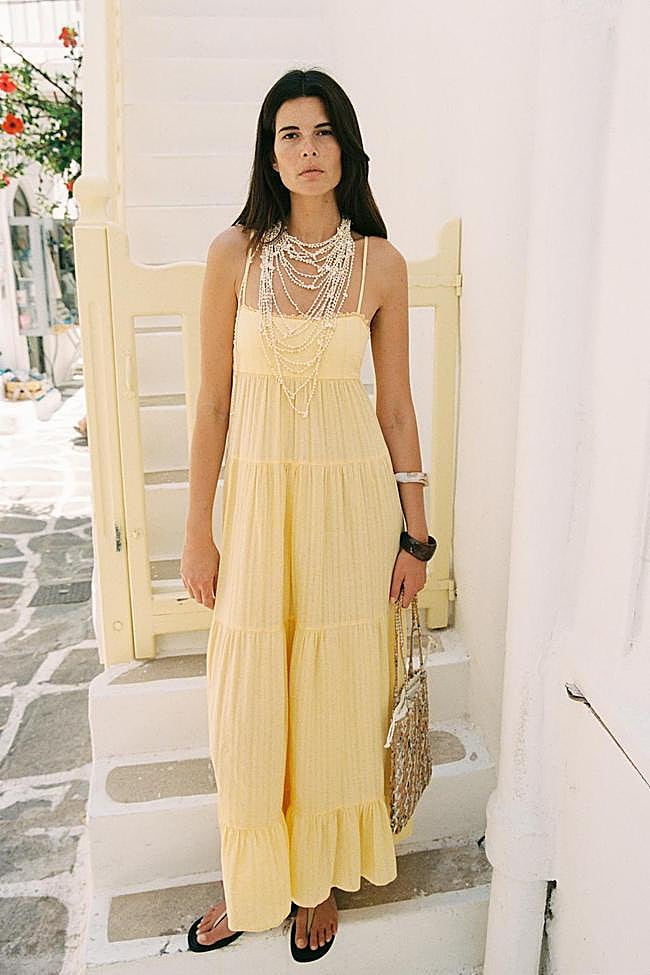 Vestido amarillo de Zara (39,99 euros)