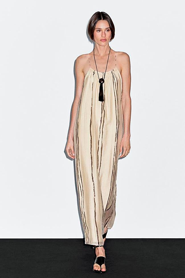 Vestido con rayas fluido de Massimo Dutti.