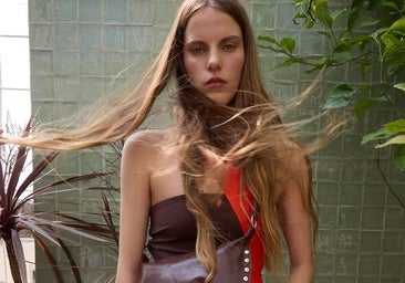 Las novedades de Parfois: bolsos con tachas, sandalias elegantes y vestidos de verano