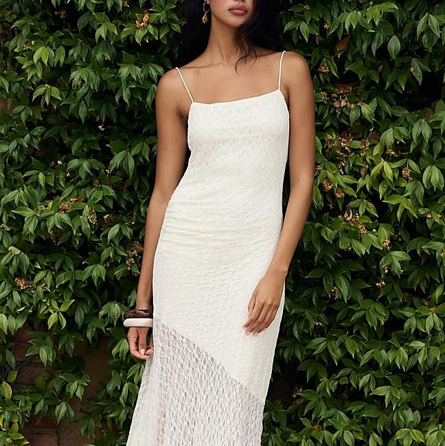 Vestido fluido midi de encaje