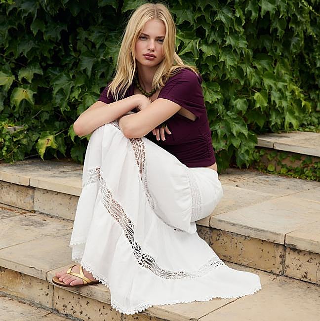 Falda larga blanca con encaje