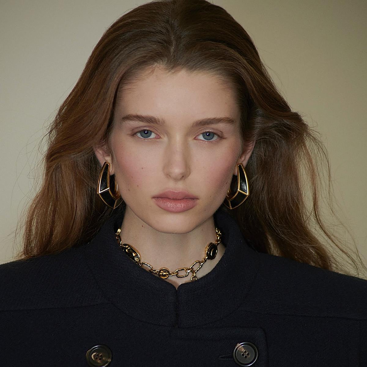 El hair cycling es la clave para un cabello sano y equilibrado. Aprende a rotar productos correctamente.