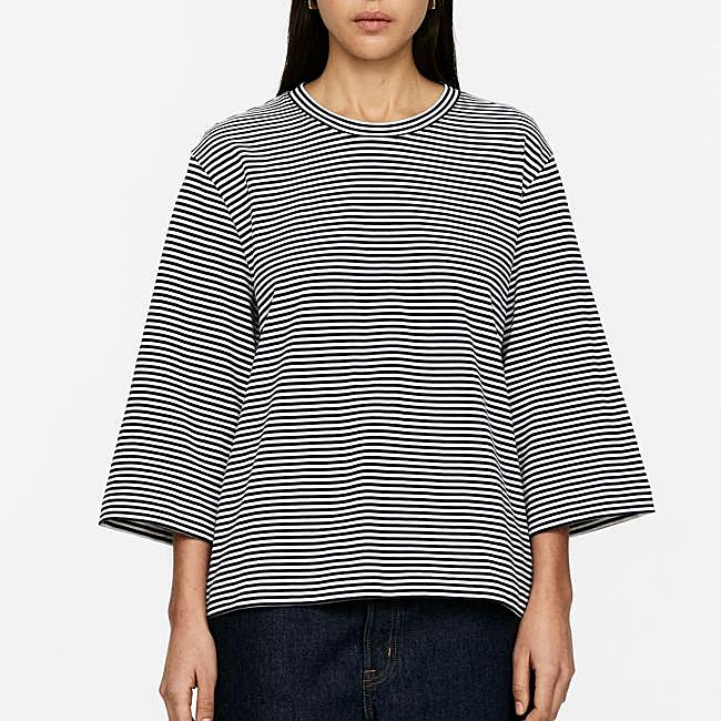 Camiseta oversize de Arket, 45 euros.