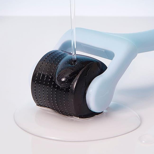 Advanced Scalp Dermaroller de Uklash.