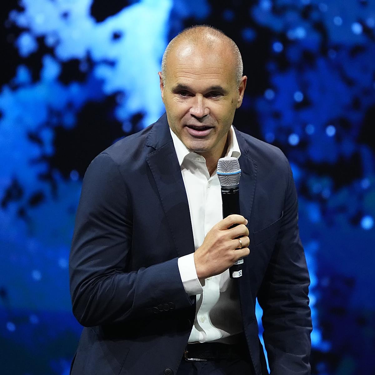 Andres Iniesta junto a su mujer, Anna Ortiz.