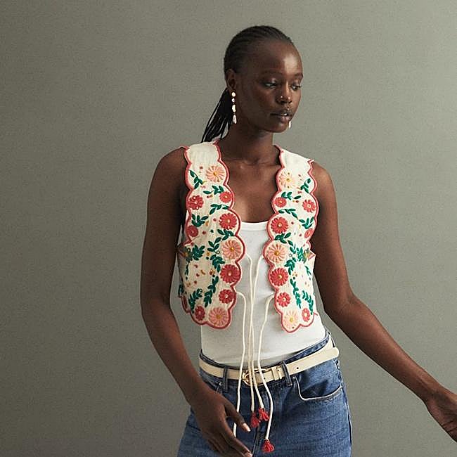 Chaleco bordado festoneado